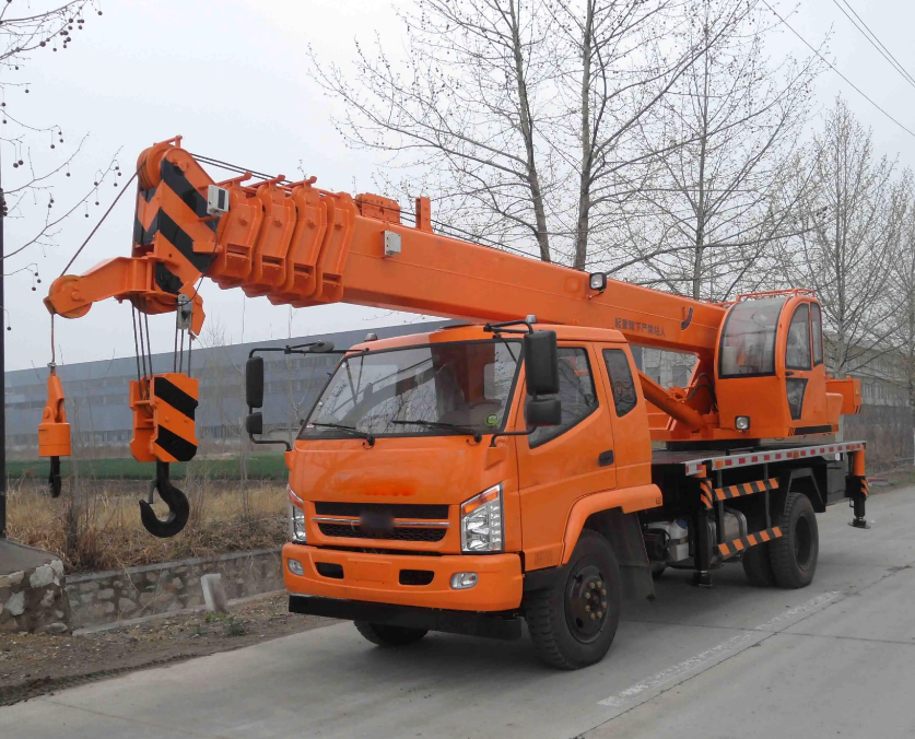 大型隨車起重機(jī)