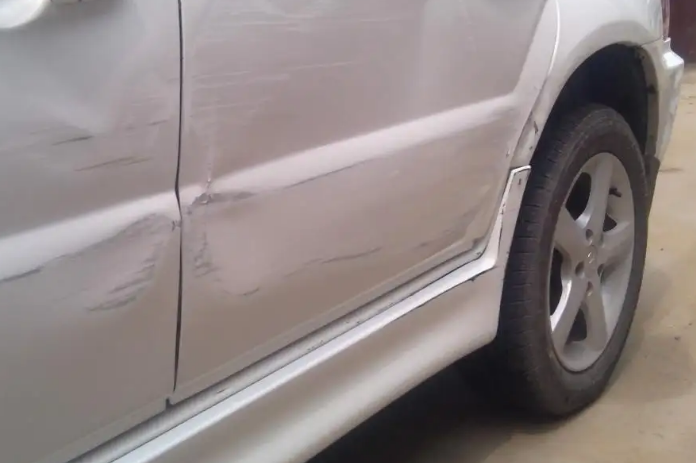 汽車救援解答汽車劃痕怎么辦？